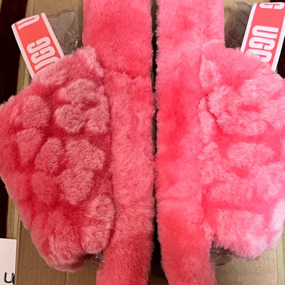 UGG NIB FLUFF YEAH SLIDE POPPY DESIGN STRAWBERRY SORBET COLOR SOFT SLIPPERS - Picture 8 of 17